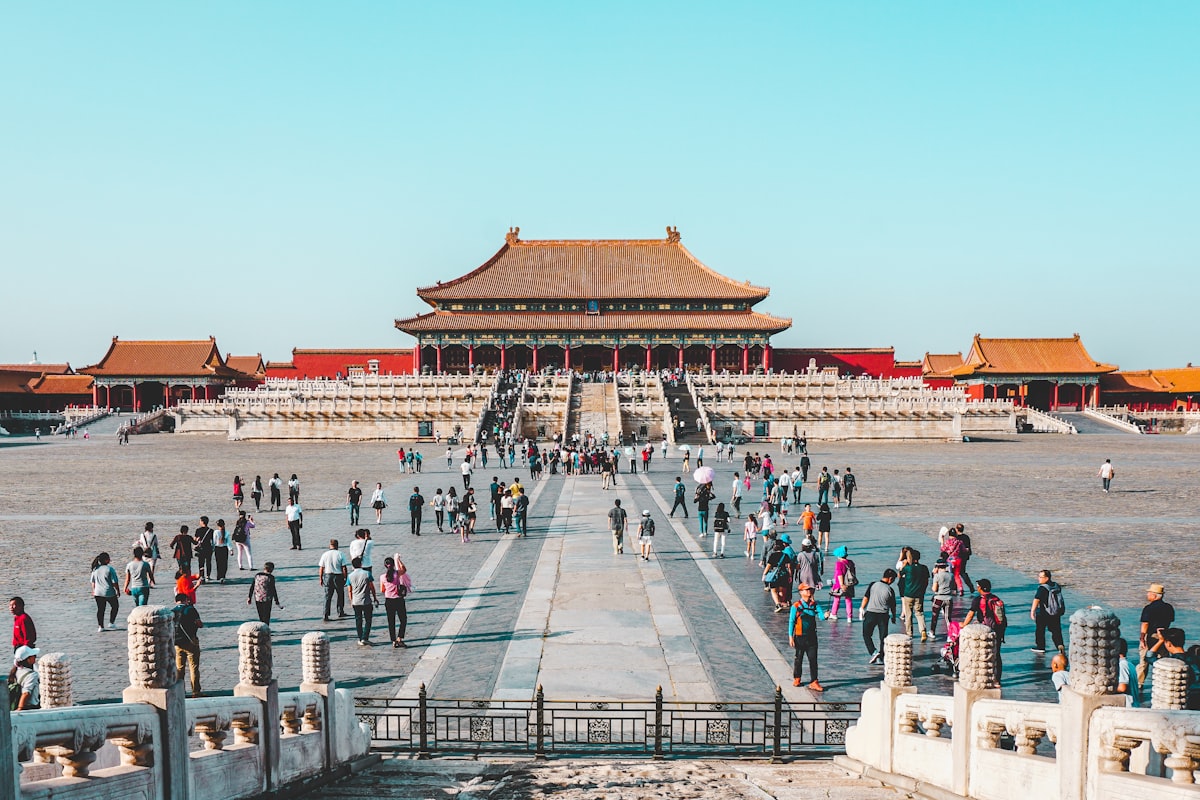 Monochrome Magic: An Artist’s Pilgrimage to Huangshan and Hongcun